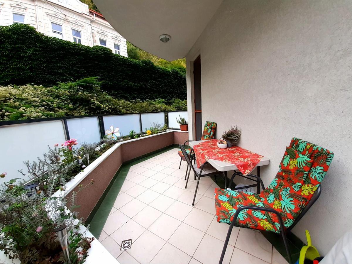 Aparthotel Kristoff Plaza Trencianske Teplice Trenčín Exterior foto