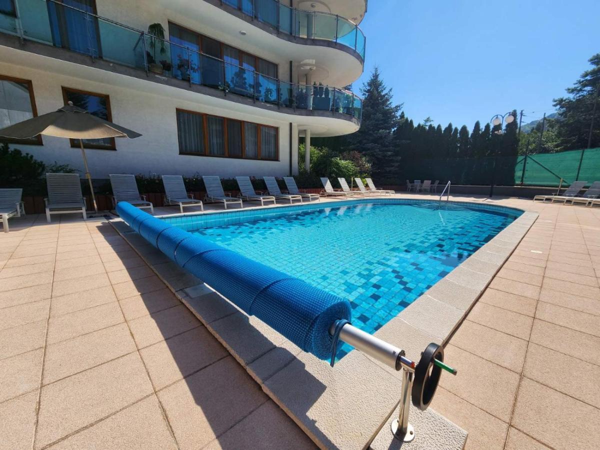 Aparthotel Kristoff Plaza Trencianske Teplice Trenčín Exterior foto