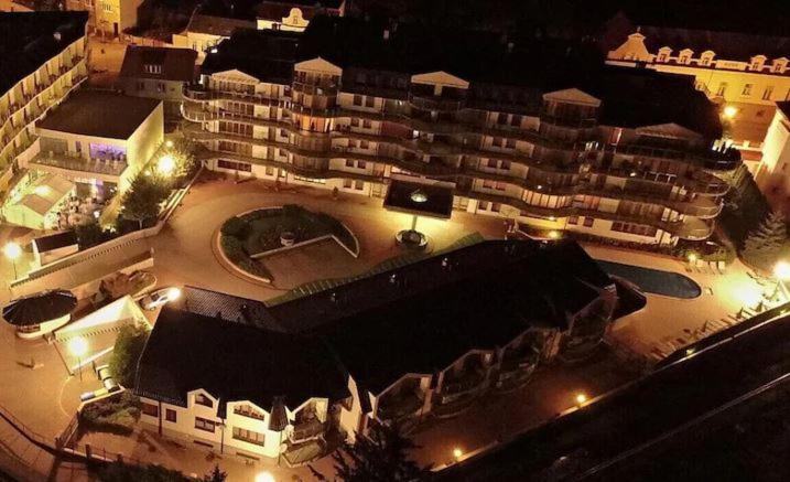 Aparthotel Kristoff Plaza Trencianske Teplice Trenčín Exterior foto
