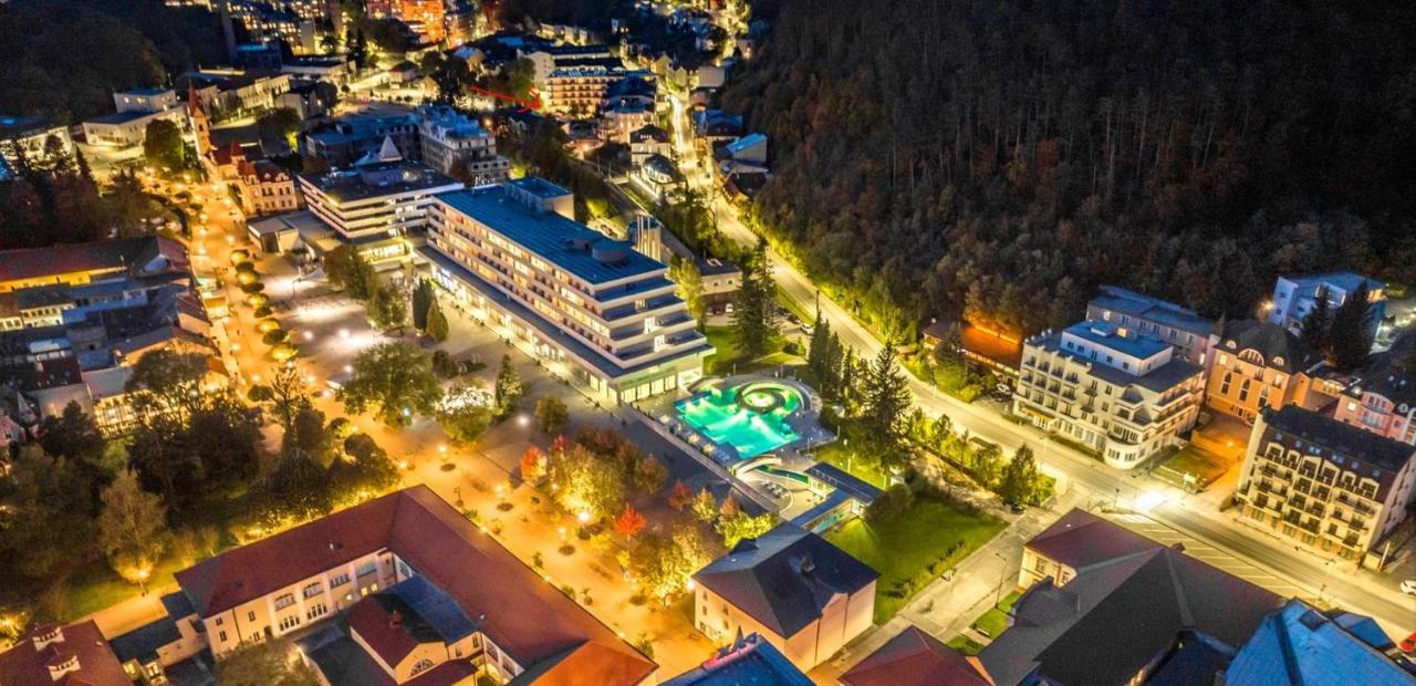 Aparthotel Kristoff Plaza Trencianske Teplice Trenčín Exterior foto